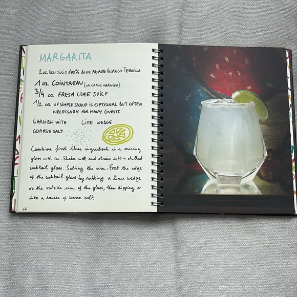 Vintage cocktail book - Picture 3 of 4